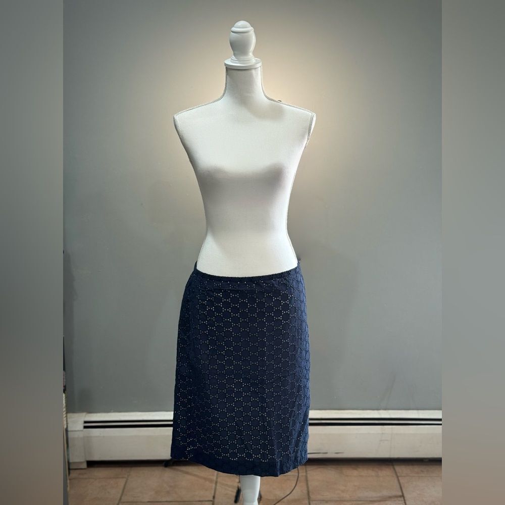 Navy LOFT Cotton Eyelet Skirt Size 10 EUC
